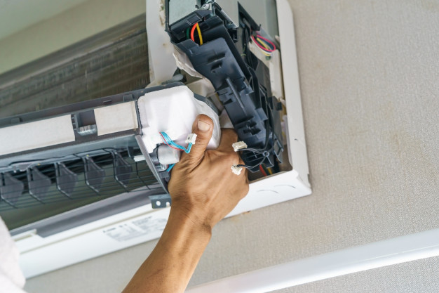 Indfoss technician at work